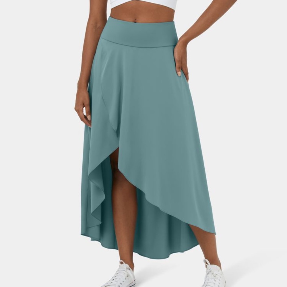 Halara high/low quick dry skirt